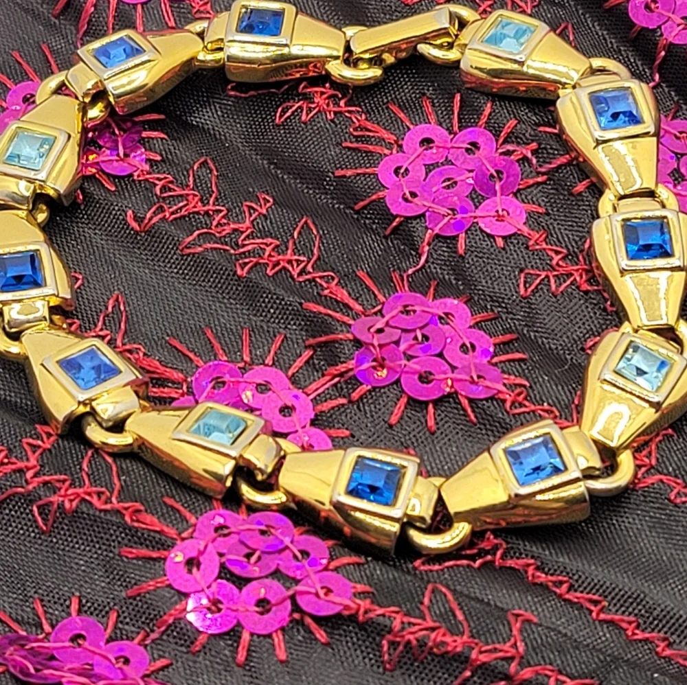 Gorgeous Swarovski Crystal Gold- Tone and Blue Geometric Bracelet - Picture 5 of 8